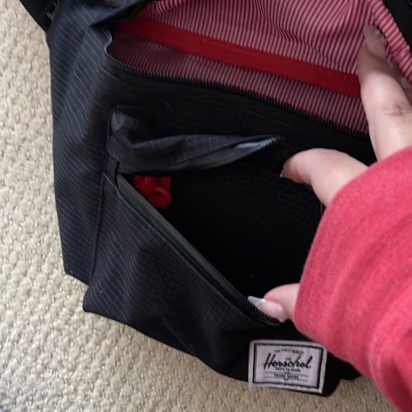 Herschel Fanny Pack - Picture 4 of 5